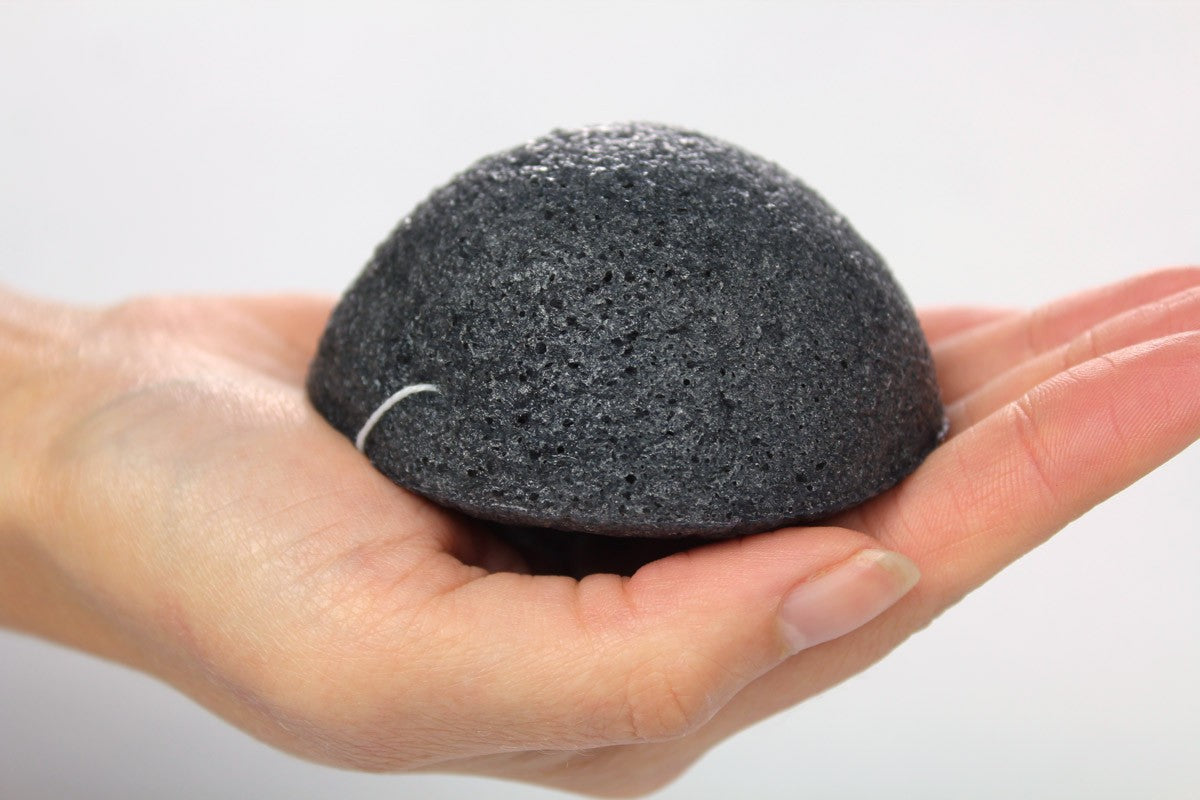 Éponge naturelle Konjac Charbon - peaux grasses